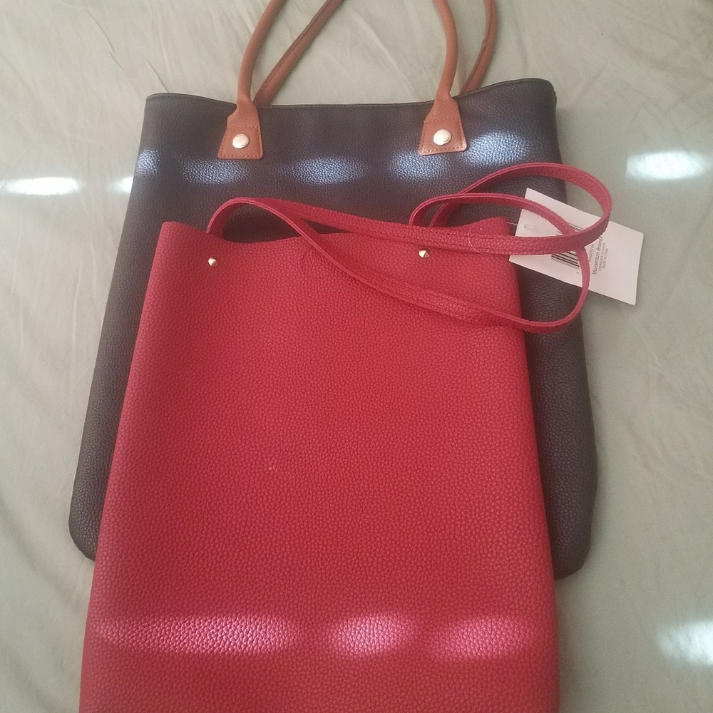 Set of 2 Totes. New.